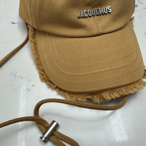 NWT Jacquemus Camel Frayed Edge Cap - Picture 3 of 6